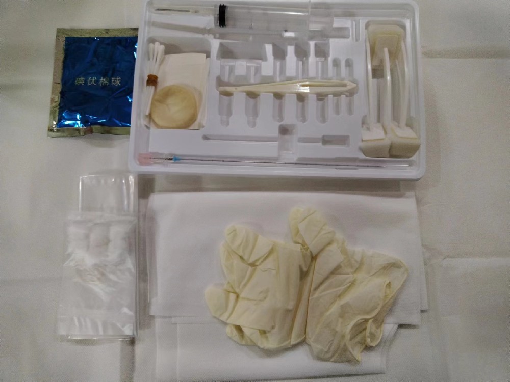 一次性使用穿刺套件包括什么？